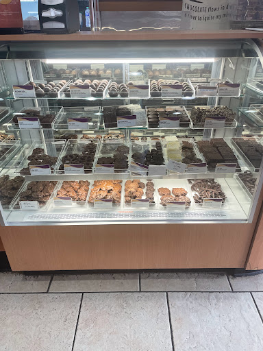 Ice Cream Shop «Cold Stone Creamery», reviews and photos, 7080 Mannheim Rd, Rosemont, IL 60018, USA