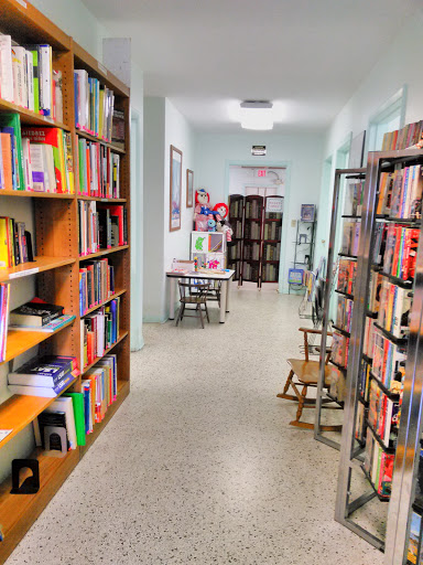 Used Book Store «Library Book Corner», reviews and photos, 1208 Kenlake Ave, Spring Hill, FL 34606, USA
