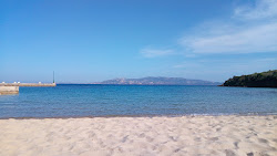 Spiaggia di Cala Capra'in fotoğrafı - Çocuklu aile gezginleri için önerilir