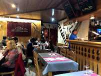 Atmosphère du Restaurant La Savoyarde - Praz de Lys à Taninges - n°2