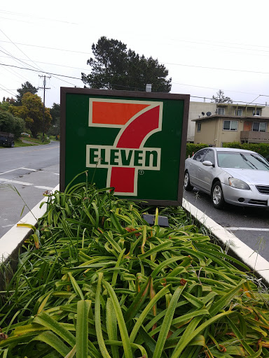 Convenience Store «7-Eleven», reviews and photos, 371 Shoreline Hwy, Mill Valley, CA 94941, USA