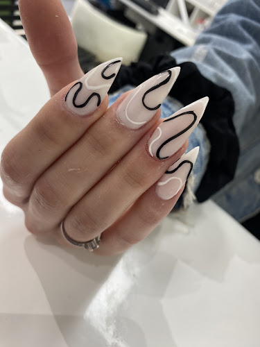 The Beauty Nail