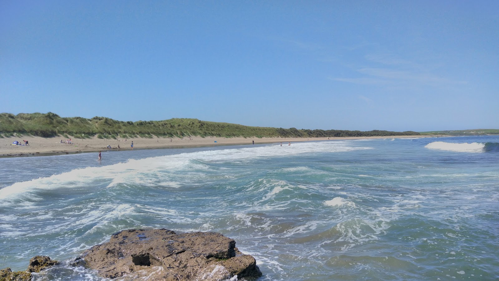 Fotografie cu Dunmoran Beach - locul popular printre cunoscătorii de relaxare