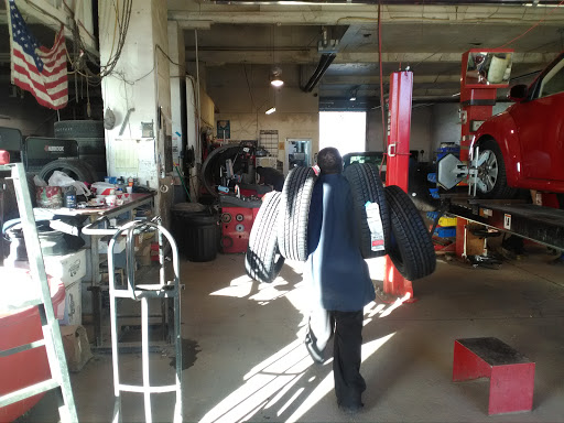Auto Repair Shop «Discount Tire & Service of Greeley», reviews and photos, 120 18th St, Greeley, CO 80631, USA