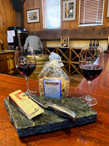 Vineyard «Unionville Vineyards», reviews and photos, 9 Rocktown Rd, Ringoes, NJ 08551, USA