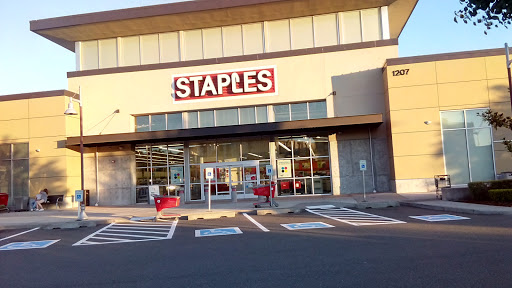 Office Supply Store «Staples», reviews and photos, 1207 N Landing Way, Renton, WA 98057, USA