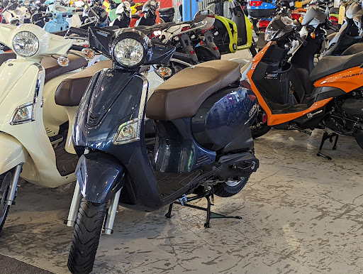 Motor Scooter Dealer «Scooterworks Chicago», reviews and photos, 5410 N Damen Ave, Chicago, IL 60625, USA