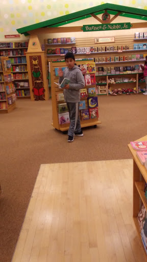 Barnes & Noble image