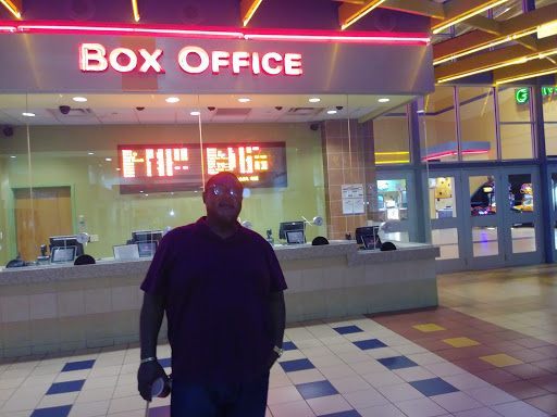 Movie Theater «Regal Cinemas Southland Mall 16», reviews and photos, 20505 S Dixie Hwy, Cutler Bay, FL 33189, USA