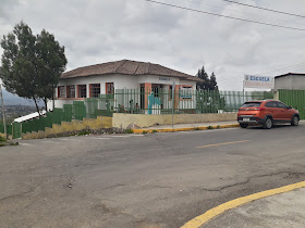 Escuela General Básica Latacunga