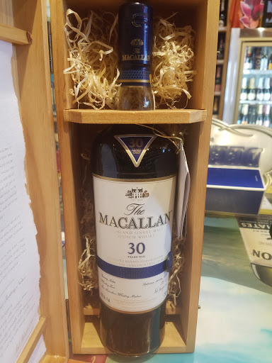 Shopping Mall «Plainview Shopping Center», reviews and photos, 381 S Oyster Bay Rd, Plainview, NY 11803, USA