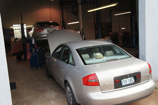 Auto Repair Shop «J & L Auto Service», reviews and photos, 3667 N Peachtree Rd, Chamblee, GA 30341, USA