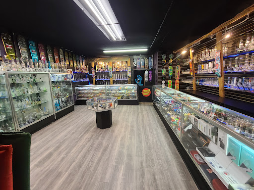 Tobacco Shop «Star Zone Smoke Shop», reviews and photos, 531 Seabright Ave, Santa Cruz, CA 95062, USA