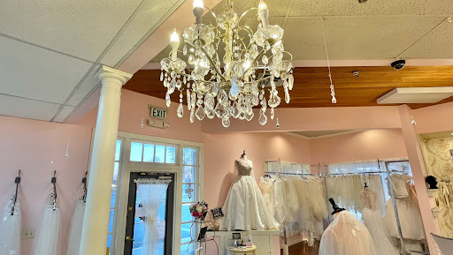 Bridal Shop «The Bridal Suite of Louisville», reviews and photos, 9948 Linn Station Rd, Louisville, KY 40223, USA