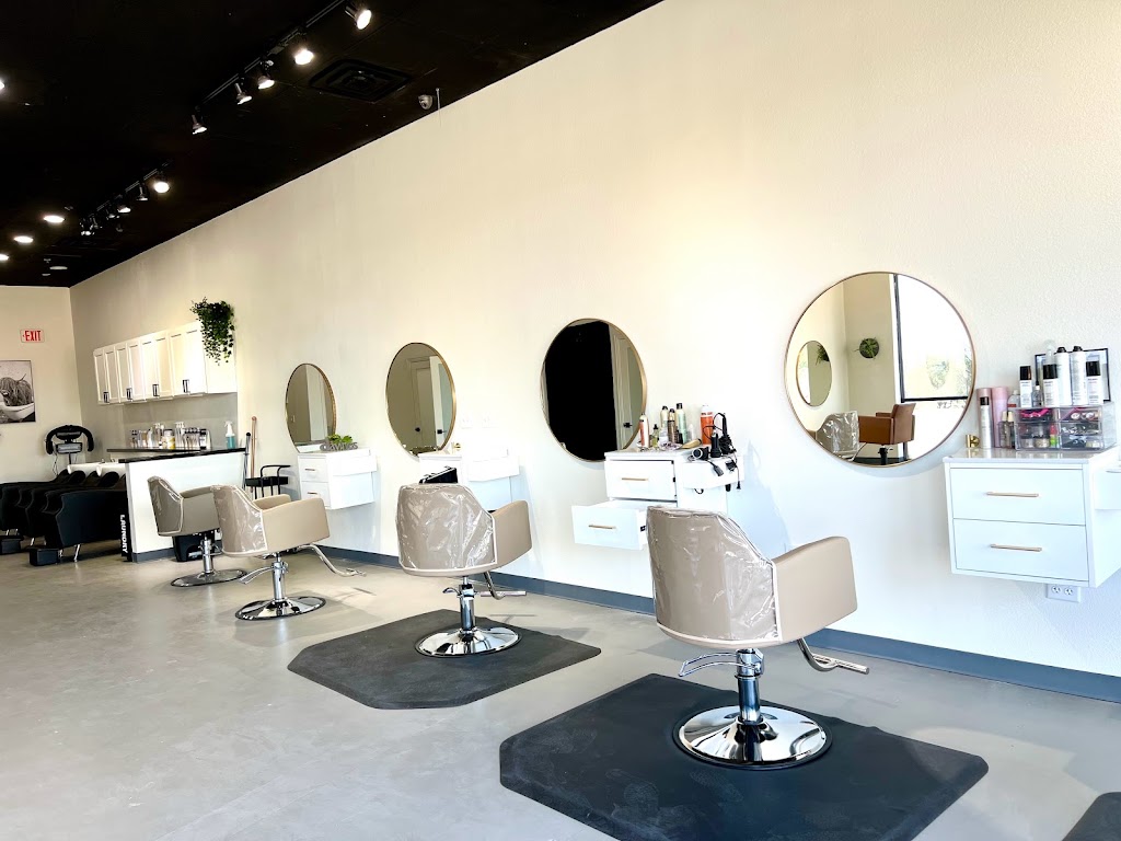 Lusso Salon & Barber Shop 76087