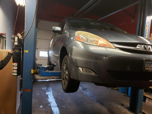 Auto Repair Shop «Meineke Car Care Center», reviews and photos, 512 Washington St, Middletown, CT 06457, USA