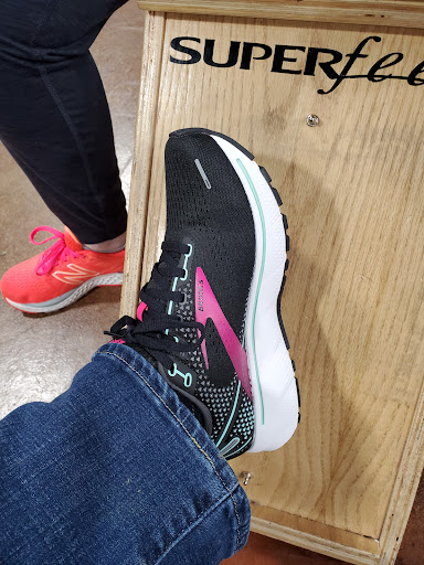 Sporting Goods Store «Fleet Feet Sports Springfield», reviews and photos, 1254 E Republic Rd, Springfield, MO 65804, USA