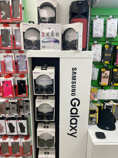 Electronics Repair Shop «Cell Fix Inc», reviews and photos, 8601 N Florida Ave, Tampa, FL 33604, USA