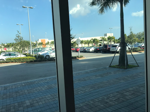 Movie Theater «Silverspot Cinema», reviews and photos, 4441 Lyons Rd, Coconut Creek, FL 33073, USA