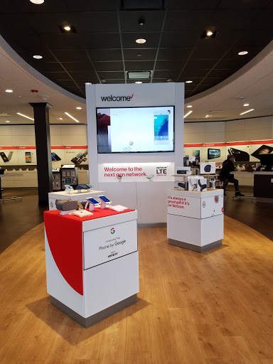 Cell Phone Store «Verizon», reviews and photos, 202 Randall Rd, Lake in the Hills, IL 60156, USA
