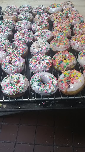 Donut Shop «Yum Yum Donuts», reviews and photos, 6411 E Spring St, Long Beach, CA 90808, USA