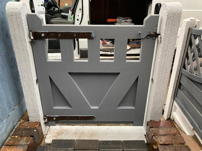 Broomfield Gates And Bespoke Joinery - Leicester