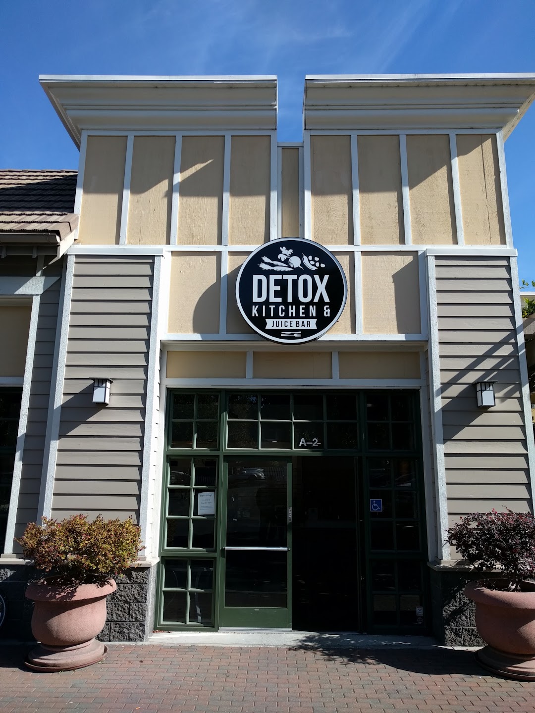 Detox Kitchen and Juice Bar