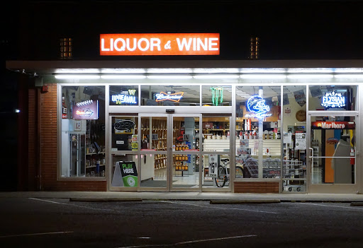 Liquor Store «Shelton Liquor & Wine», reviews and photos, 330 W Railroad Ave, Shelton, WA 98584, USA