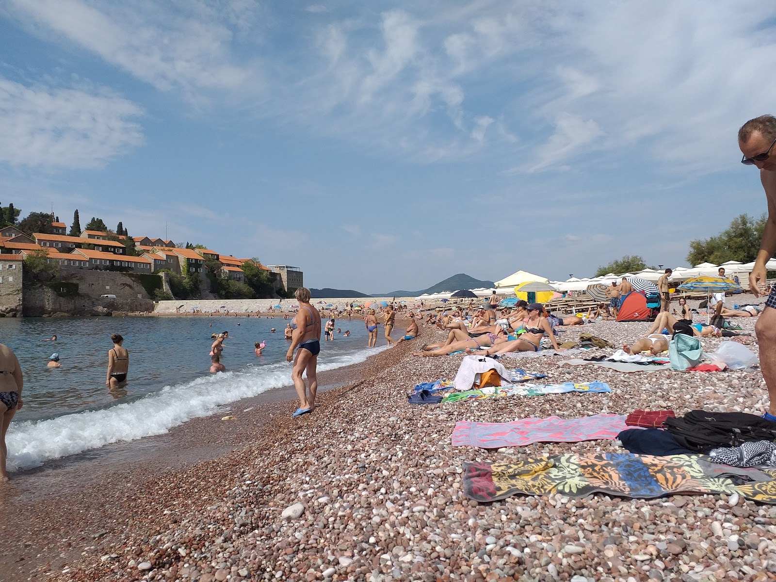 Foto de Sveti Stefan beach e o assentamento