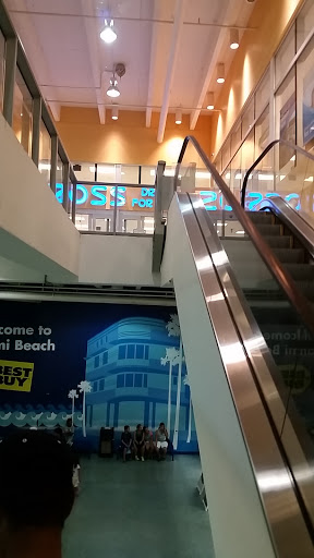 Clothing Store «Ross Dress for Less», reviews and photos, 1141 5th St, Miami Beach, FL 33139, USA