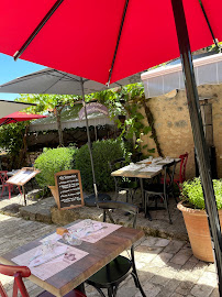 Atmosphère du Restaurant français Restaurant Le Gourmet Quercynois à Saint-Cirq-Lapopie - n°12