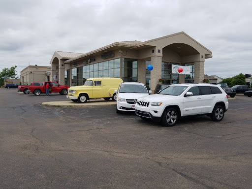 Car Dealer «Waconia Dodge Chrysler Jeep», reviews and photos, 905 Strong Dr, Waconia, MN 55387, USA