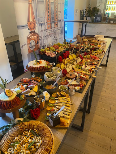 K&R Event Catering (Event, Wedding, Private & Corporate Catering, BBQ Catering, Wedding & Corporate Venue - Brackengarth). - Belfast