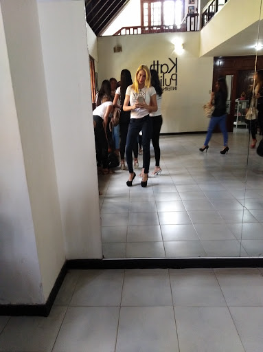 Escuelas de estilismo en Maracay