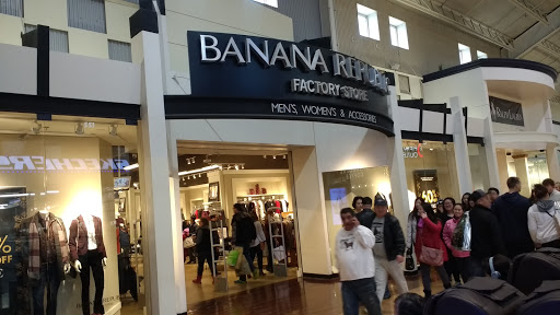 Banana Republic Factory Store, 6170 Grand Ave, Gurnee, IL 60031, USA, 