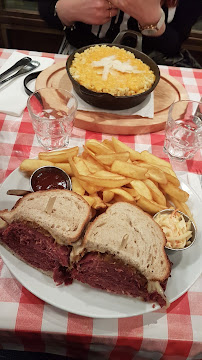 Pastrami du Restaurant de hamburgers Schwartz’s Deli à Paris - n°10