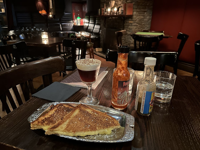 Hawthorn Lounge Open Times