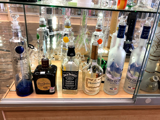 Tobacco Shop «Puff&Pass Smoke Shop», reviews and photos, 14151 Ramona Blvd #2B, Baldwin Park, CA 91706, USA