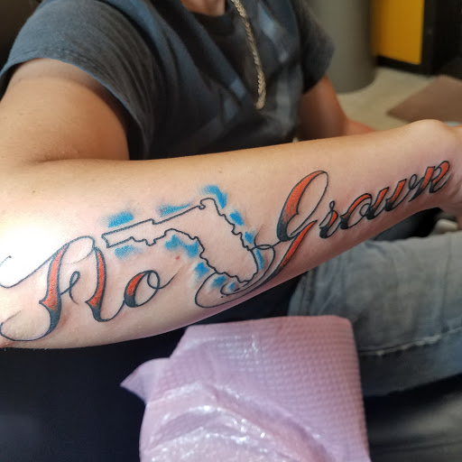 Tattoo Shop «Chicky Tattwo Tattoo Parlor», reviews and photos, 2001 W Main St, Leesburg, FL 34748, USA