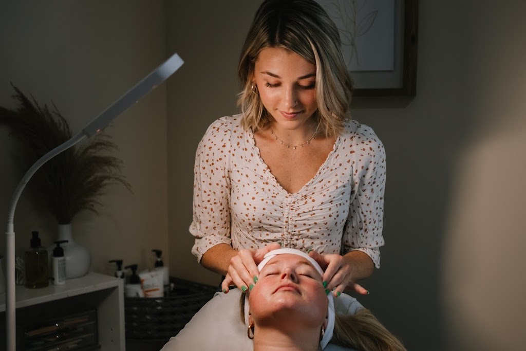 Taylor Lee Esthetics 03878
