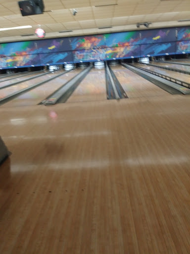 Bowling Alley «Brunswick Zone Playmor Bowl», reviews and photos, 5840 Buttermilk Hollow Rd, Pittsburgh, PA 15207, USA