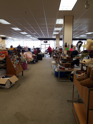 Thrift Store «Wonderland Thrift Shop», reviews and photos, 28 Portsmouth Ave, Stratham, NH 03885, USA