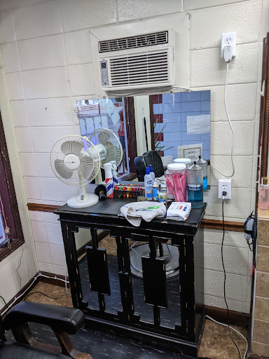 Barber Shop «Long Beach Barber Shop», reviews and photos, 216 Jeff Davis Ave, Long Beach, MS 39560, USA