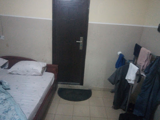 Ayus Hotels and Holiday Inn, Opposite Area Comander, No. 165 Oyemekun Rd, Akure, Ondo, Nigeria, Diner, state Ondo