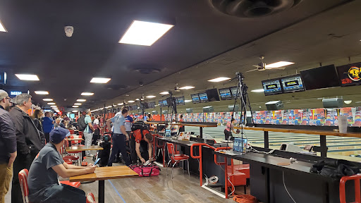 Bowling Alley «AMF Bowlero Lanes», reviews and photos, 11737 W Burleigh St, Wauwatosa, WI 53222, USA