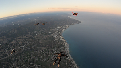 Vertical Flight School - Ejtőernyős képzés