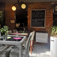 Atmosphère du Restaurant français Le Patio de la Table Ronde à Toulouse - n°7
