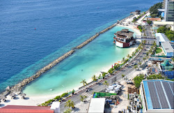 Zdjęcie Rasfannu Artificial Beach z przestronna zatoka