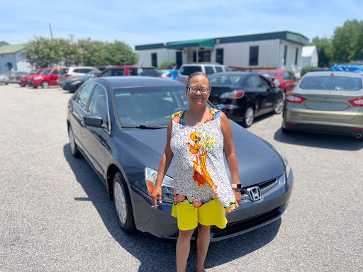 Used Car Dealer «Lavish Auto Sales», reviews and photos, 4526 Old Wake Forest Rd, Raleigh, NC 27609, USA