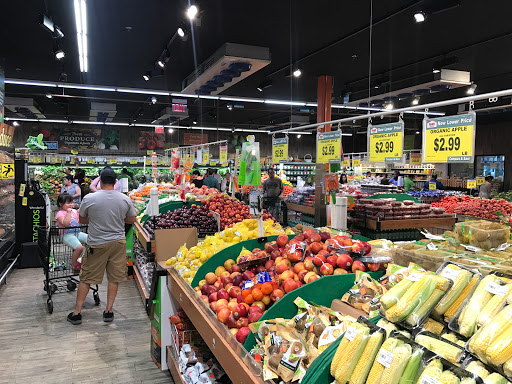 Supermarket «LIC Food Bazaar Supermarket», reviews and photos, 42-02 Northern Blvd, Long Island City, NY 11101, USA